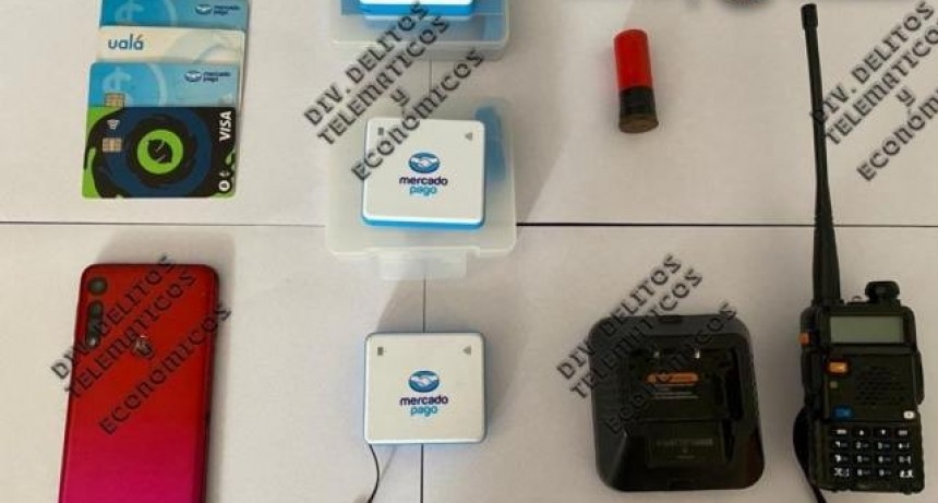 La Policía secuestró posnets y tarjetas de débito