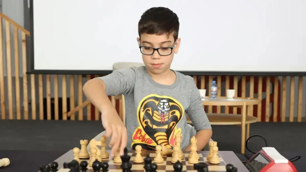 Un argentino de 10 años derrotó al número uno de ajedrez en el Bullet Brawl 2024