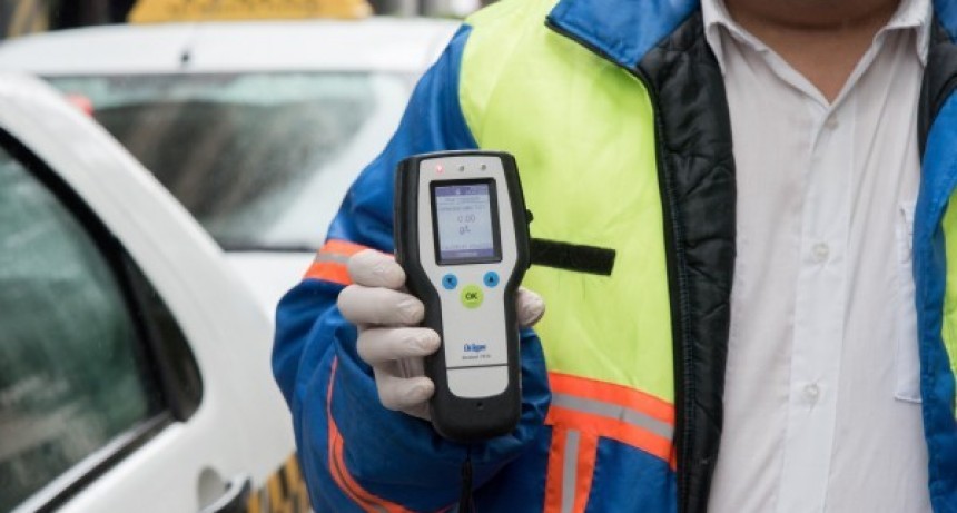Se realizan controles sorpresivos de alcoholemia a taxistas en la capital