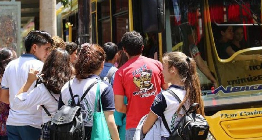 &iquest;Cu&aacute;les son los estudiantes que pueden viajar gratis durante marzo?