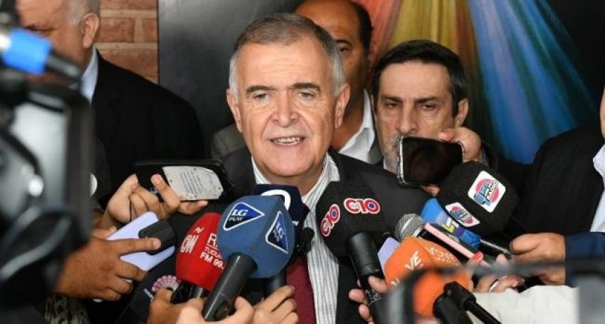 El Gobernador viaja a Buenos Aires y se reunir&aacute; con Caputo y Francos