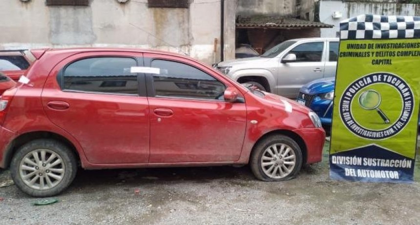 Recuperan el auto robado en Ej&eacute;rcito del Norte y Santa Fe y aprehenden al ladr&oacute;n