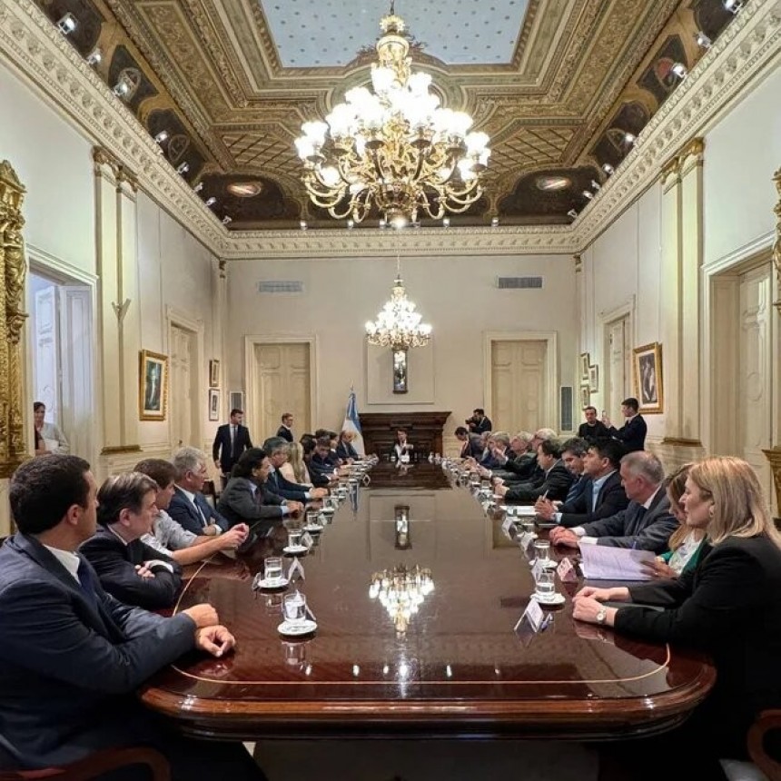 Concluy&oacute; la reuni&oacute;n de los gobernadores con Posse y Francos en Casa Rosada