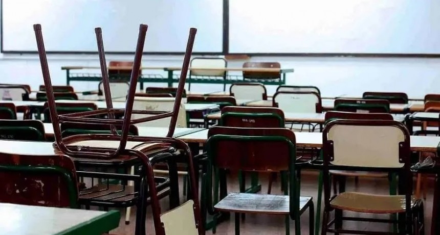 Sin clases, colectivos, taxis ni recolecci&oacute;n de residuos por el terror en Rosario