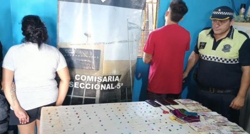 Incautan cerca de 200 ravioles de coca&iacute;na y demoran a una pareja