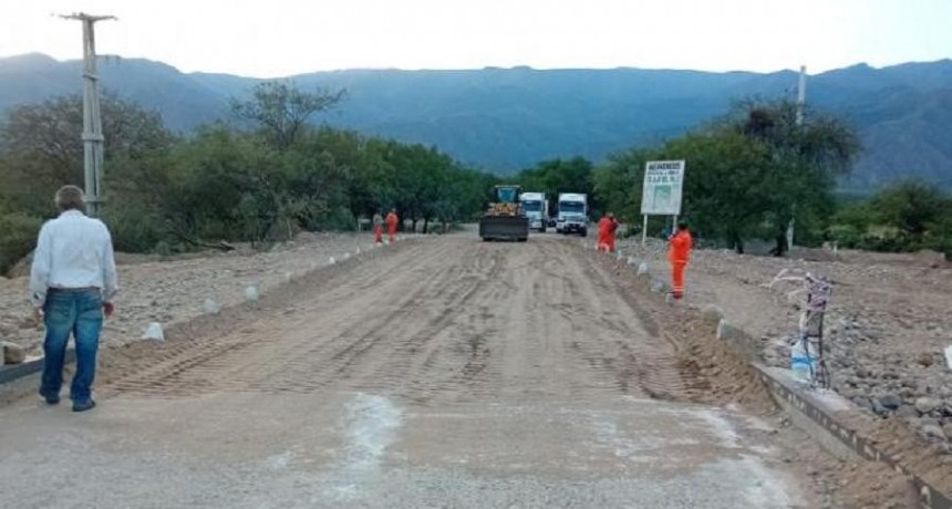 Habilitan provisoriamente el puente que une Amaicha y Colalao del Valle