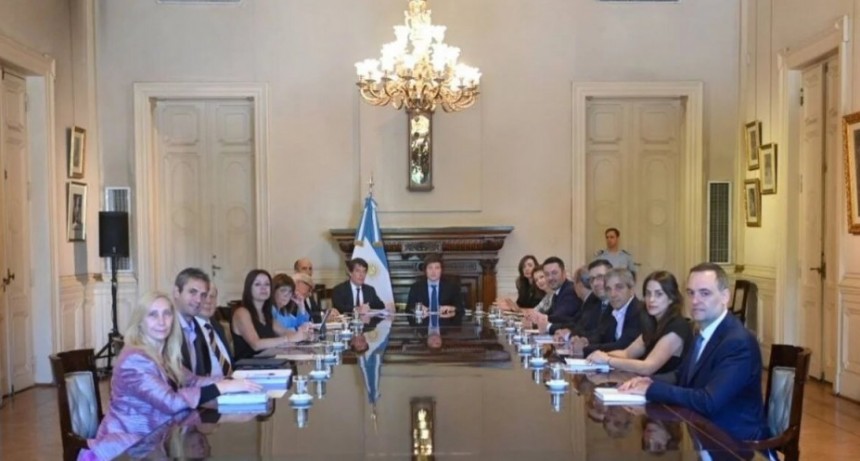 Milei monitorea la escalada de violencia en Rosario junto a su Gabinete