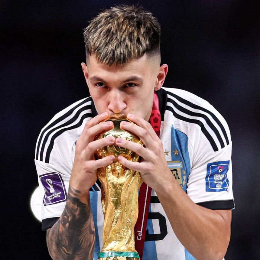 Lisandro Mart&iacute;nez se sumar&aacute; a la Selecci&oacute;n argentina