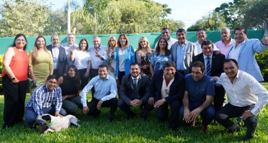 Intendentes del interior avalaron y apoyaron al gobernador Jaldo