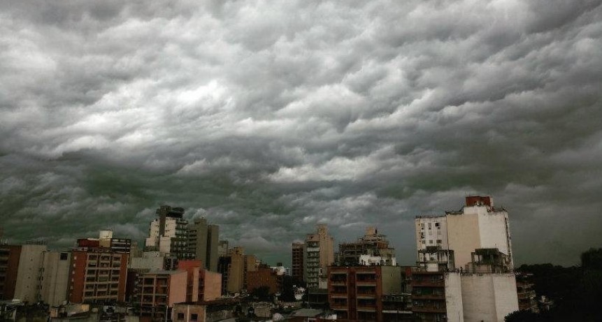 Clima: Tucum&aacute;n bajo doble alerta por tormentas