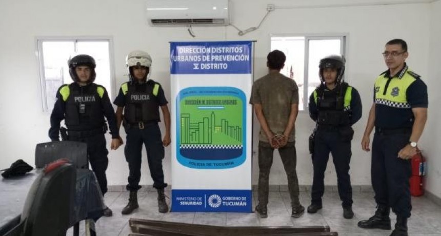 Lo atraparon mientras robaba en una vivienda