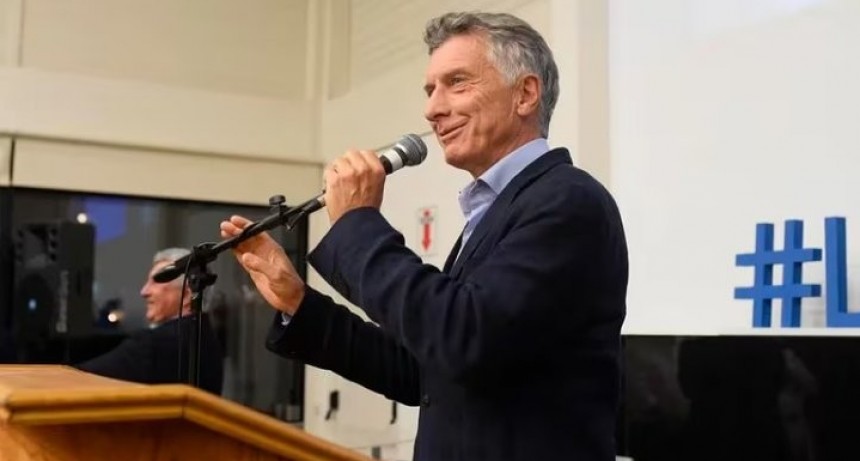 Macri asume como presidente del PRO