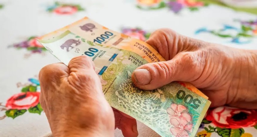 El Gobierno confirm&oacute; el pago de un bono de $70.000 para jubilados