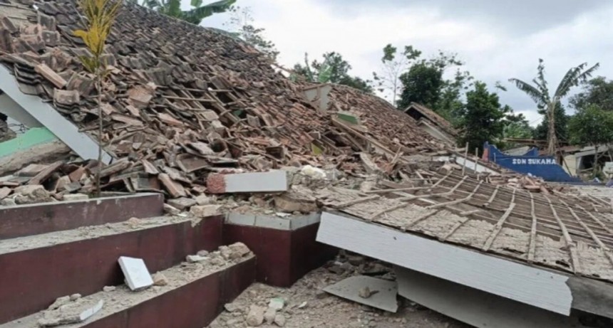 Un terremoto de magnitud 6,5 sacudió la isla de Java