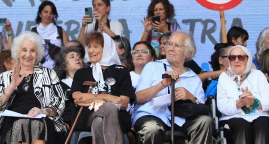 Madres y Abuelas de Plaza de Mayo apuntaron fuertemente contra el Gobierno