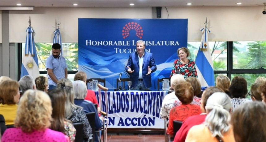 Legislatura: Capacitaron sobre el uso de redes sociales a jubiladas docentes