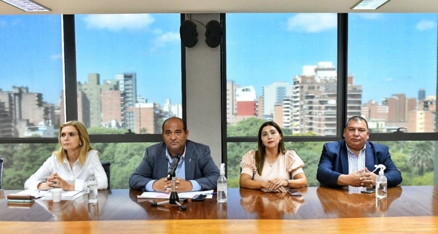 Legislatura: la Comisi&oacute;n de Familia, Ni&ntilde;ez, Adolescencia, Adultos Mayores y Discapacidad se reuni&oacute; con la fundaci&oacute;n "Crecer en Familia"