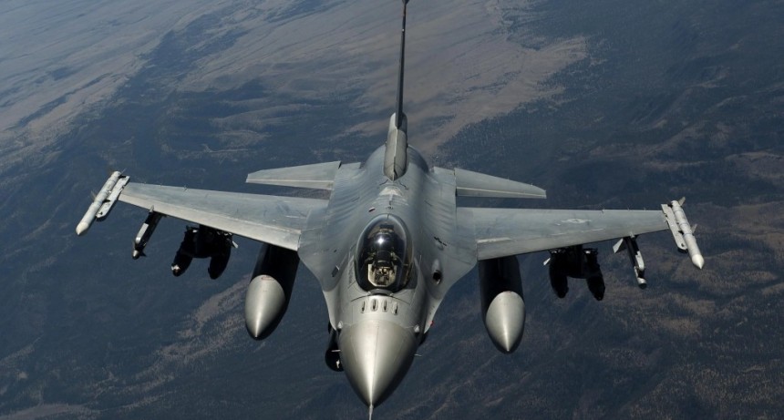 El Gobierno avanzó con la compra de los aviones de guerra F-16