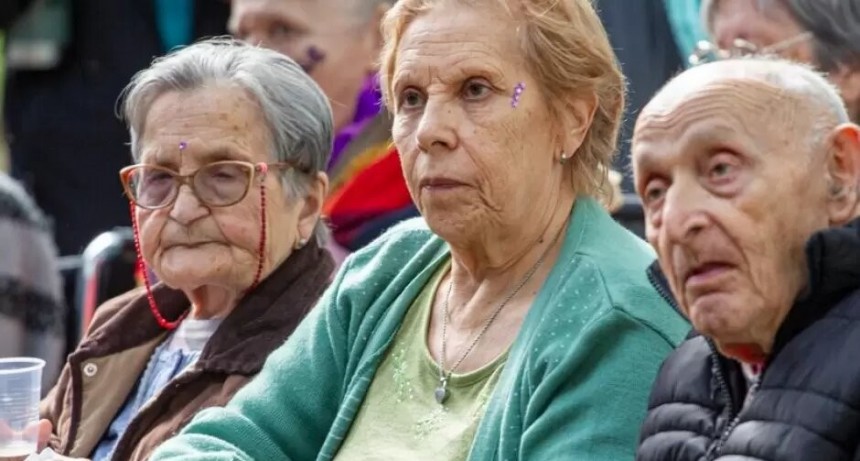 Las jubilaciones y pensiones se pagar&aacute;n en dos tramos en abril