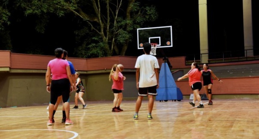 Los complejos deportivos municipales ofrecen clases gratuitas de numerosas disciplinas