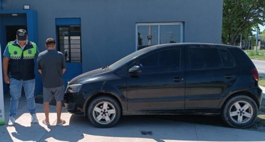 Secuestran un auto utilizado para cometer un robo y demoraron al conductor