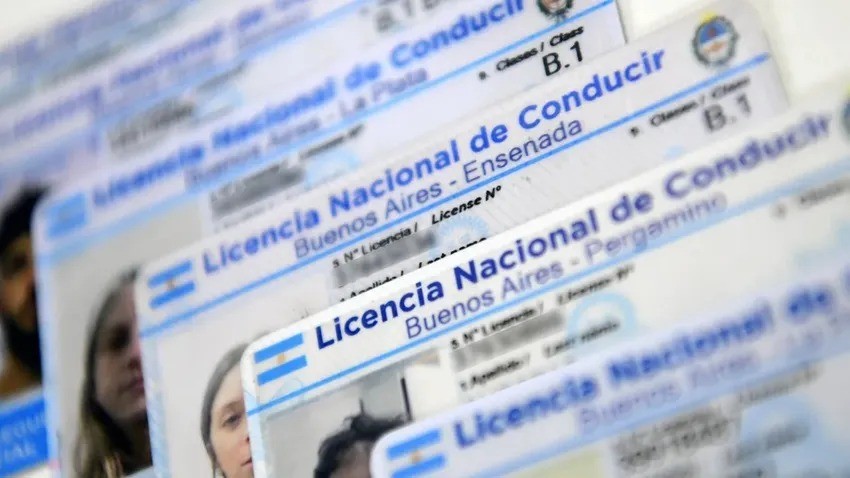 El Gobierno oficializó cambios en la licencia de conducir, VTV y peajes