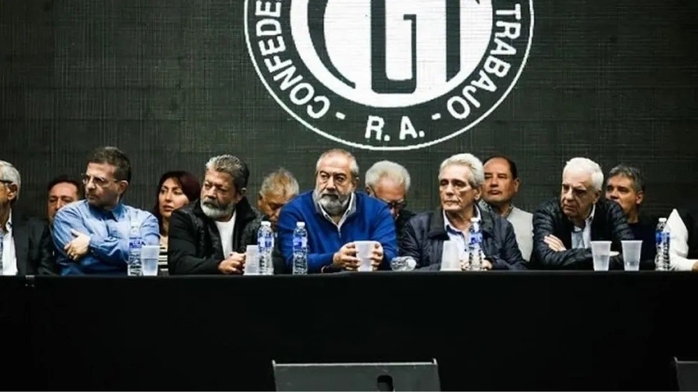 Hoy se reune la CGT para definir el tercer paro general contra Milei