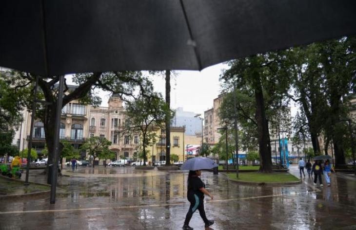 Rige una alerta meteorológica para esta noche en Tucumán