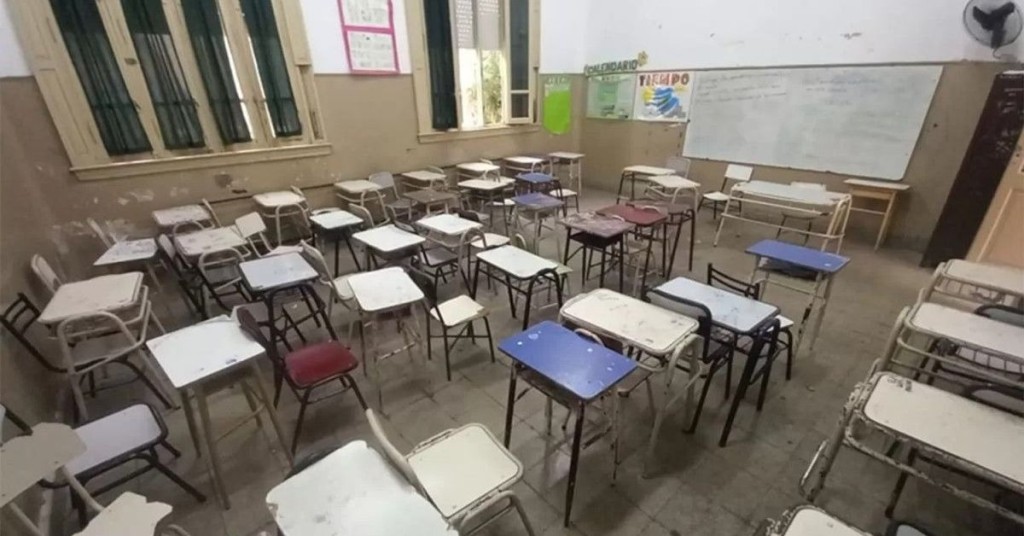 El Gobierno provincial entregó nuevo equipamiento de última tecnología para hospitales, policlínicas y caps de la capital e interior