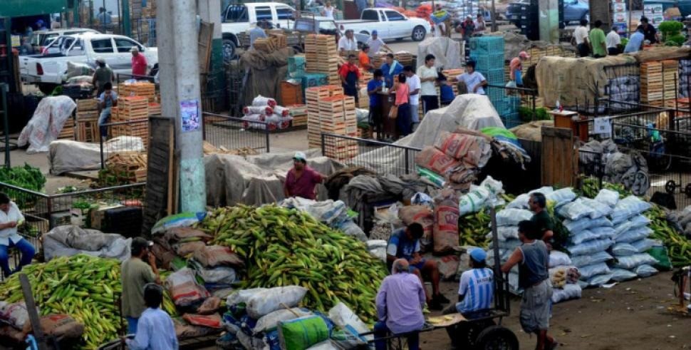 El Gobierno provincial entregó nuevo equipamiento de última tecnología para hospitales, policlínicas y caps de la capital e interior