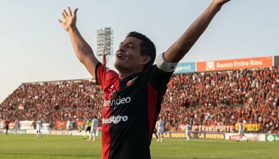 Estudiantes de La Plata expresa su respaldo absoluto a Juan Sebasti&aacute;n Ver&oacute;n tras la sanci&oacute;n de la AFA