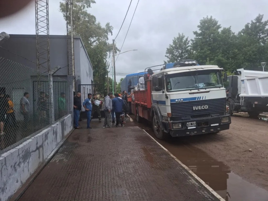 El Gobierno provincial entreg&oacute; nuevo equipamiento de &uacute;ltima tecnolog&iacute;a para hospitales, policl&iacute;nicas y caps de la capital e interior