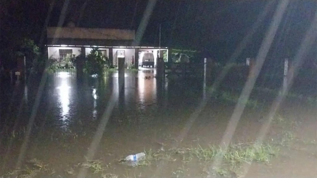 El Gobierno provincial entregó nuevo equipamiento de última tecnología para hospitales, policlínicas y caps de la capital e interior