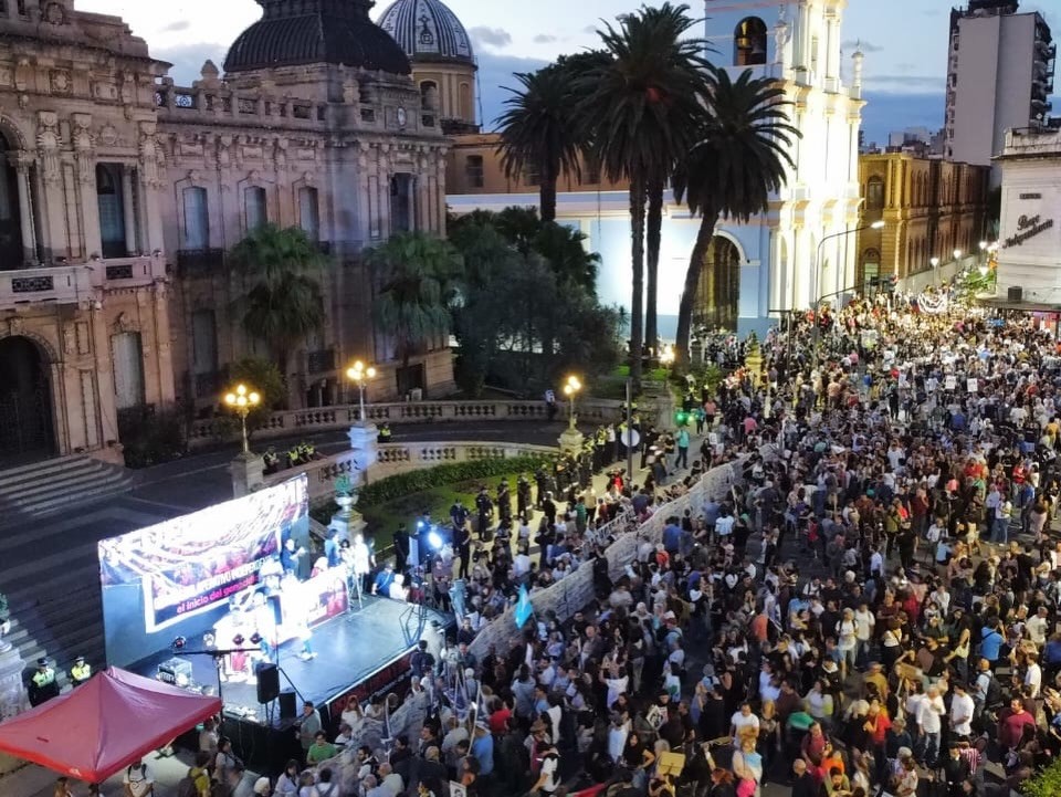 A 50 a&ntilde;os del golpe de 1976, Tucum&aacute;n se moviliz&oacute; con una multitud en la marcha por Memoria, Verdad y Justicia