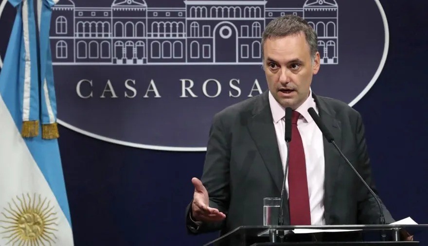 Manuel Adorni sali&oacute; al cruce de las acusaciones en su conferencia: &ldquo;No tengo nada que esconder, mi patrimonio lo constru&iacute; antes del Gobierno&rdquo;