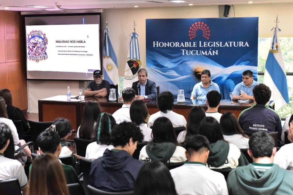 Ex combatientes de Malvinas compartieron sus vivencias con estudiantes en la Legislatura de Tucum&aacute;n