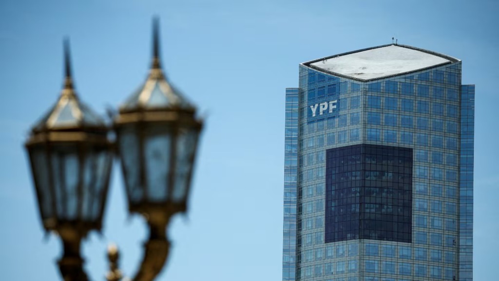Corte de Apelaciones de Nueva York revoca fallo contra Argentina y anula condena de USD 16.000 millones por YPF