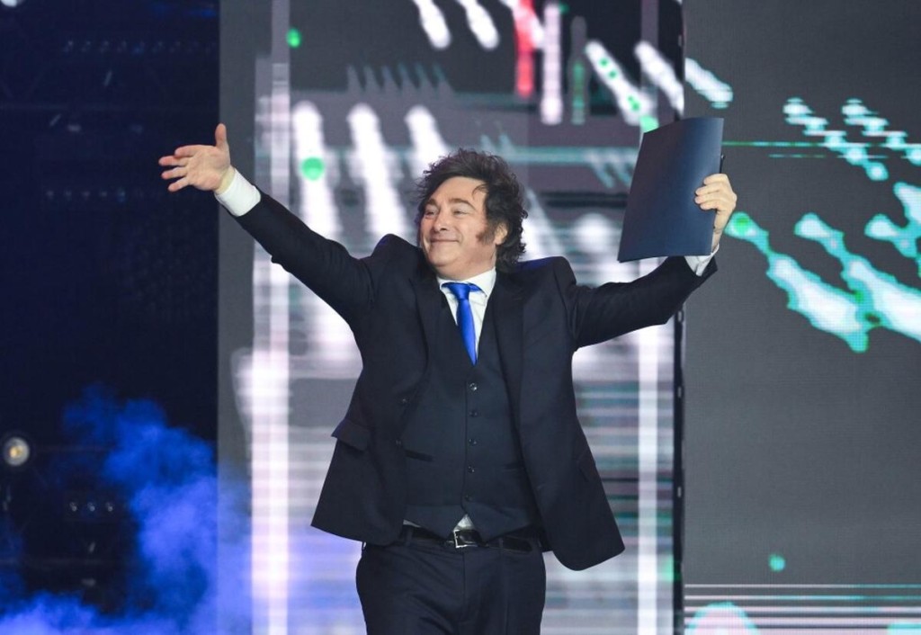 Milei celebra fallo de YPF y arremete contra Kicillof: "Tuvimos que venir a arreglar las cagadas del in&uacute;til"