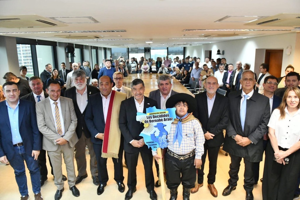 Bernab&eacute; Ar&aacute;oz da nombre al sal&oacute;n del octavo piso de la Legislatura tucumana: &ldquo;La Patria a&uacute;n est&aacute; en deuda con &eacute;l&rdquo;