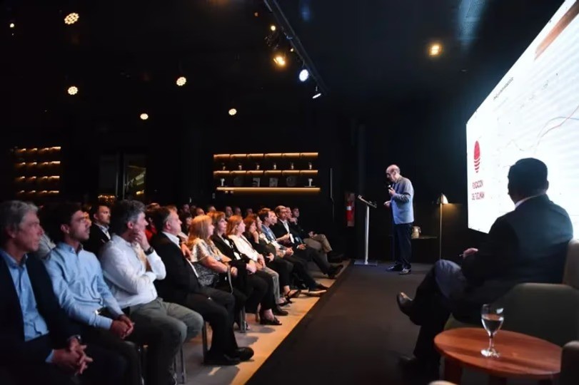 Ricardo Arriazu: &ldquo;Nos van a salir d&oacute;lares por las orejas&rdquo; si Argentina aprovecha el petr&oacute;leo