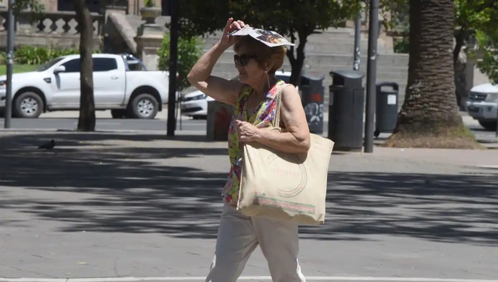 Pron&oacute;stico en Tucum&aacute;n: calor de hasta 35 grados y tormentas aisladas hacia el jueves