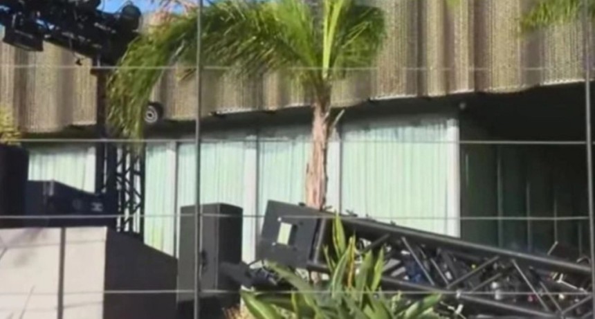 Se derrumb&oacute; un escenario en un boliche de Costanera Norte: 15 heridos y 700 evacuados durante la madrugada