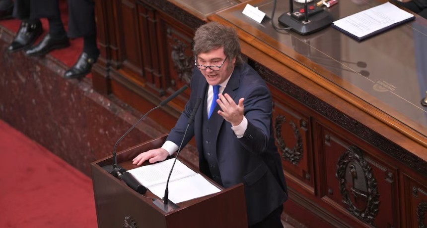 Milei carg&oacute; contra el kirchnerismo en el Congreso: "Manga de delincuentes, me encanta hacerlos llorar"