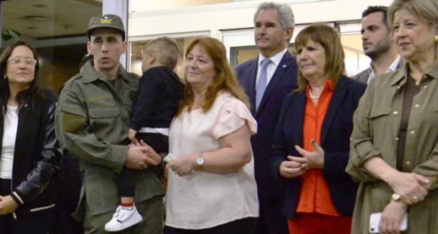 Nahuel Gallo ya est&aacute; en Argentina: abraz&oacute; a su hijo tras 448 d&iacute;as detenido en Venezuela