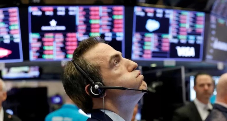 Guerra en Medio Oriente: el petr&oacute;leo trepa 13%, las bolsas caen y el gas se dispara m&aacute;s del 20%