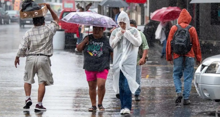 Tormentas fuertes en Tucum&aacute;n: el SMN actualiz&oacute; la alerta naranja para 15 departamentos y recomend&oacute; extremar precauciones