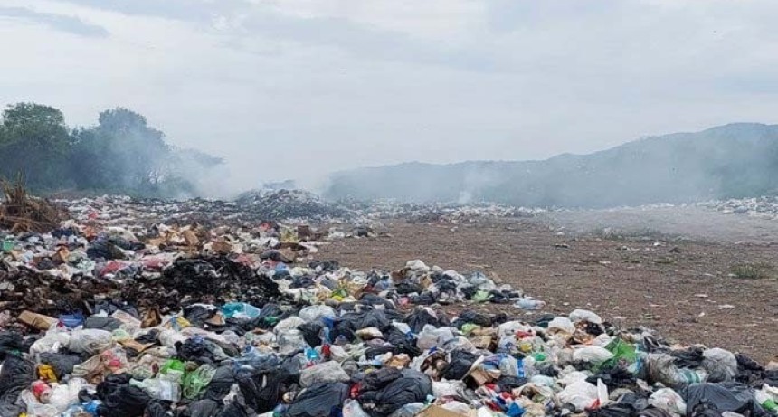 San Pedro de Colalao: vecinos denuncian que un basural a cielo abierto crece a dos kil&oacute;metros de la plaza principal