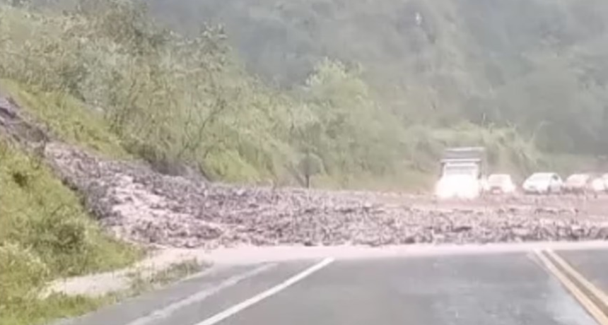 Corte total en la Ruta 307: el desborde de un arroyo en El Aluvi&oacute;n bloquea el acceso a Taf&iacute; del Valle