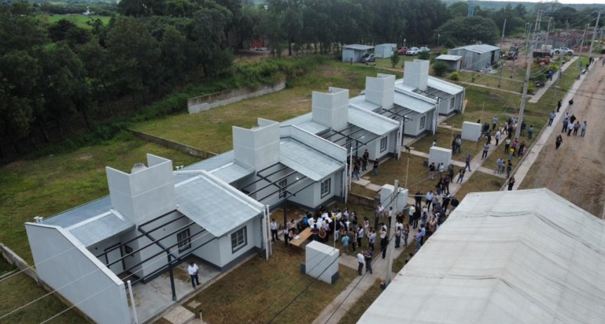 Viviendas en Tucum&aacute;n: el gobierno provincial inaugur&oacute; un barrio de 52 casas en Burruyac&uacute; y anunci&oacute; nuevas entregas