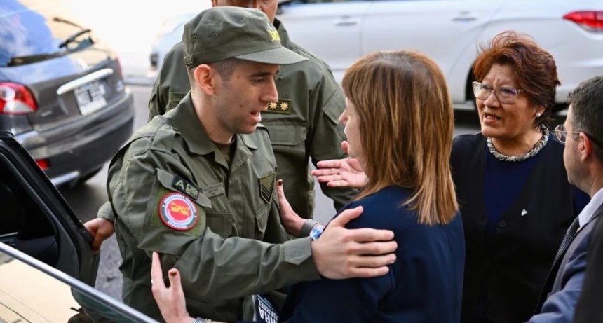 Patricia Bullrich recibi&oacute; a Nahuel Gallo en el Senado y denunci&oacute; un "intento de apropiaci&oacute;n" del caso por parte de la AFA